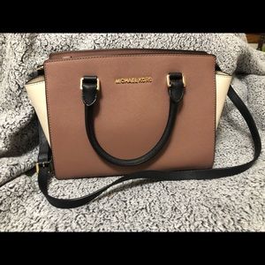 Michael Kors Selma medium satchel